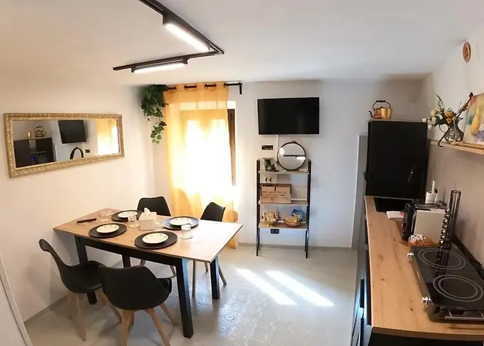 Casa Nel Centro Storico 圣吉米纳诺
