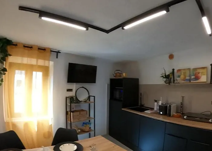 Casa Nel Centro Storico * 圣吉米纳诺